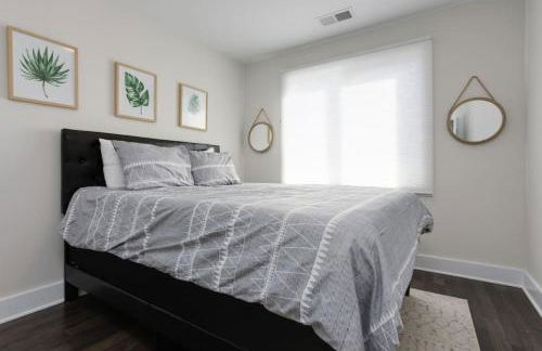 Modern Townhome, Large Game Room with Ping Pong, 10min to Downtown! Sleeps 10! - Foto 19