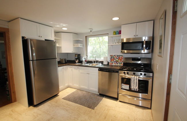 Lakefront Cottage in Manitou Beach - Photo 16