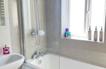 Spacious 3 bed with driveway - Foto 23