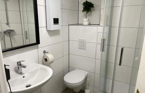 Low Budget Apartment Cologne - Foto 9