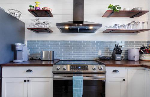 Beachside Bliss - Breakfast, Walk to Schooners, Sleeps 15, Fenced Privacy - Foto 22