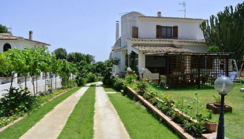 Villa Nicanda- 100 MT dal mare- giardino - Foto 1