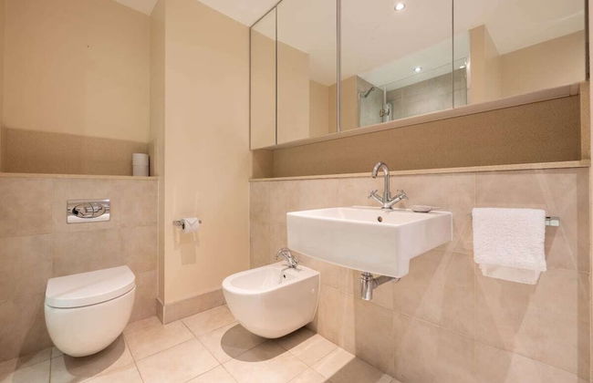 The Riverside Residence - 3bdr Flat With Balcony - Foto 27