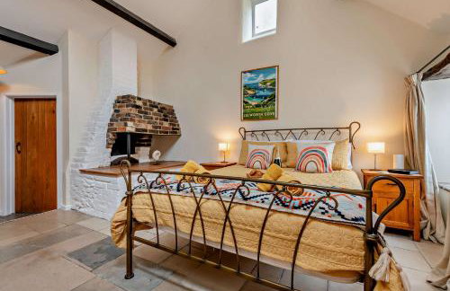 Castle Forge 4-Bedroom Historic Purbeck Forge in Kingston, Corfe Castle, Sleeps 7 - Photo 32