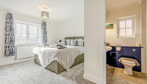 Henrow House Lymington 4 Bed Detached Home with Hot Tub - Foto 3