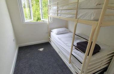 2 BR Beach Woods chalet with parking, 5 mins to beach - Foto 6