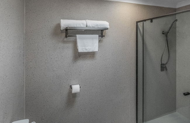 Spring Hill Inn - Photo 19