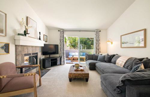 Carmel Valley 2BR with Amenities - Photo 3