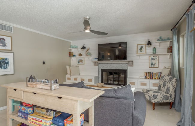 Great 6BR for All Ages/Heated Pool 5 Min to Beach by RedAwning - Foto 25