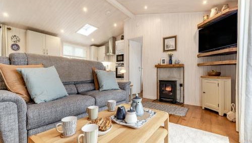 Rosemary Lodge - Photo 3