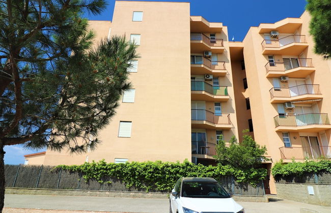 Apartment in Roses Near Sandy Beach - Photo 30