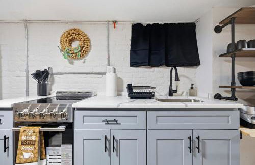 Airport Haven - Cozy 2BR Apt 5 Min Away - Foto 4