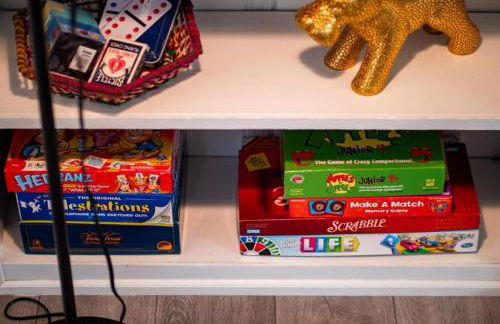 Spacious 4 Bedroom Sleeps 10 with Sauna and Hot Tub - Foto 38