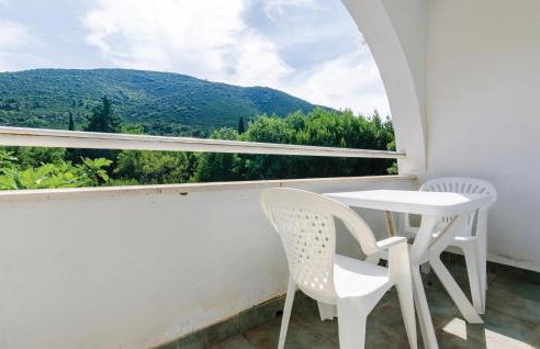 One-Bedroom Apartment In Hodilje - Photo 3