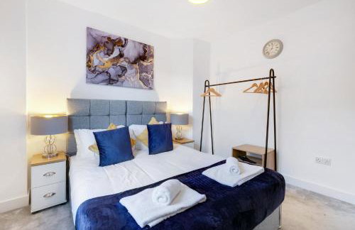 Eastons 2 Bedroom Apartment with Sofa Bed - Photo 12