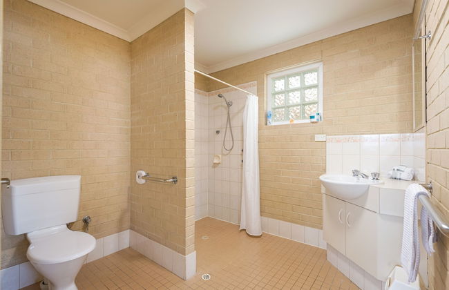 Albany Holiday Units - Photo 34