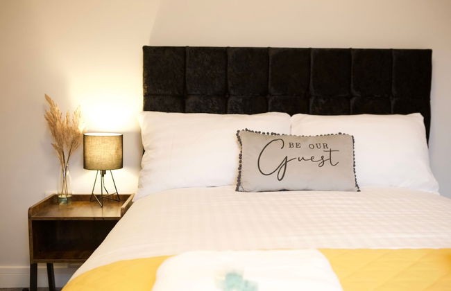 The Sailing Club - 6 Bedroom Hot Tub Town Centre - Photo 30