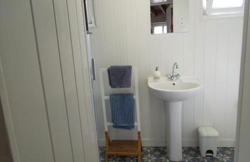 Chez Pauline, Gavray. House with secure parking, Wi-Fi & garage. - Foto 15