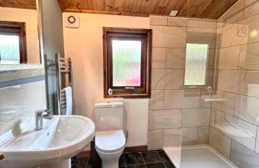 Snowdrop 13-Hot Tub-Woodlandlodges-Carmarthenshire - Foto 11