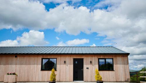 Ingleborough Lodge - Photo 2