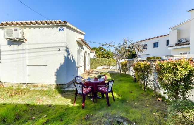 2 bedroom House in Castelló d'Empúries with garden and terrace - Photo 17