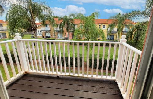 Family Getaway Townhome at Lake Berkley 15min to Disney - Foto 20