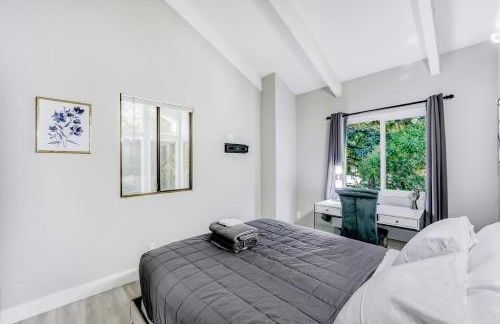 Luxury Family Home w AC and Patio near Meta and Stanford - Foto 17