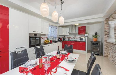 Awesome Home In Nedescina With Kitchen - Foto 3