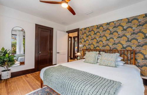 Sanctuary on 3rd - Walk to UF , Parking , Grill - Photo 30