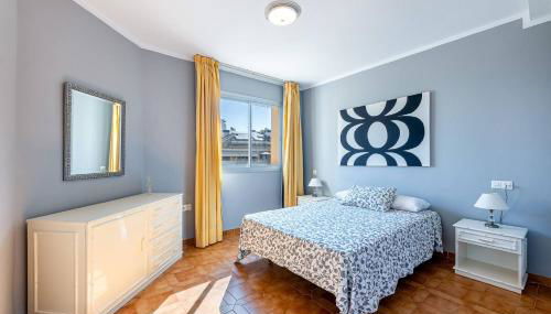 Spacious apartment with Pool, 3 min from the BEACH - Photo 2