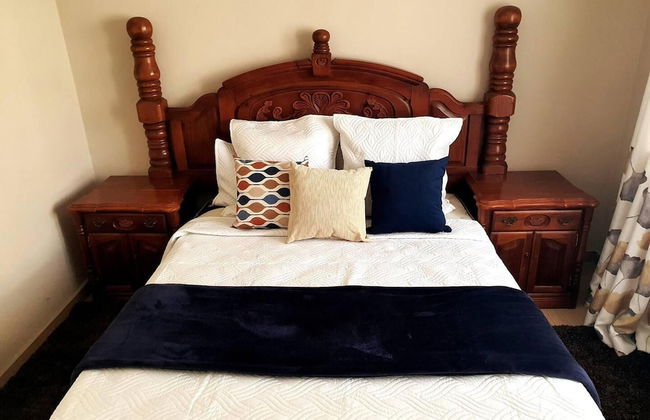 Secure Solar Powered two Bedroomed Haven - Photo 2