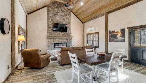 Serene Couples Getaway with Mtn Views in Bedford! - Foto 4