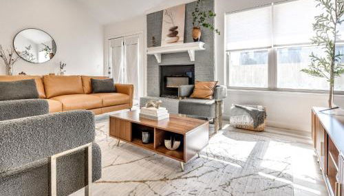 The Pine Haus- Luxury stay with Pickleball, Hot Tub, Fire Pit - Foto 5