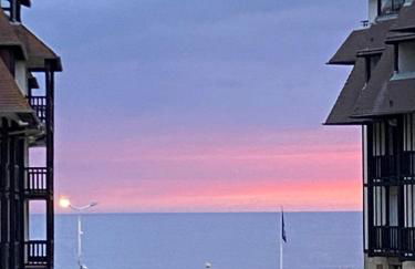 Appartement 5 personnes 65m2 avec balcon, vues partielles mer, 150m de la plage et centre, wifi et parking privé - Photo 18