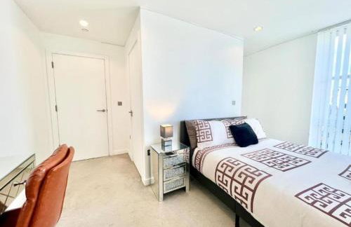 Modern High-Rise Flat in Media City! 2 Beds, 2 Baths - Foto 14