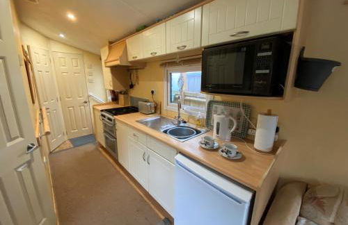 Secluded Woodland Hideaway - 2 Bed with Private Parking - Photo 5