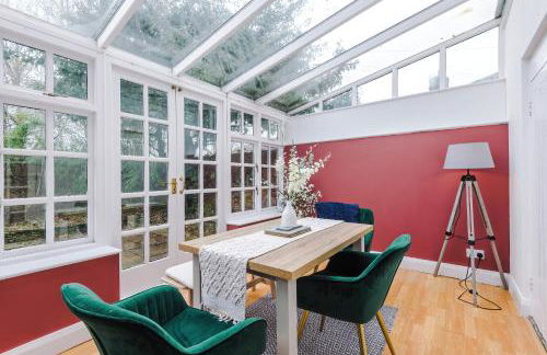 Stylish 4 Bedroom Home in Port Sunlight with 7 Beds Perfect for Business Bookings and Groups - Foto 39