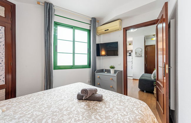 Skysea Malaga Centro frente al Rio - Photo 10