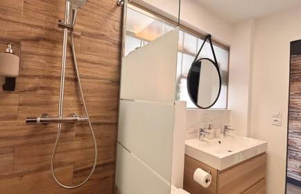 Lost inn Lyon Part dieu -Entre centre ville et gare part dieu -Netflix - Foto 19