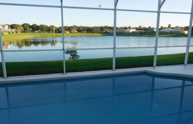 Spacious 6-bedroom Home in Hampton Lakes Perfect for Family Getaways! - Foto 1