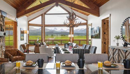Teton Melody by KABINO Partial Air Conditioning Hot Tub FirePit Foosball Telescope Games WiFi Grill Mtn Views - Foto 2