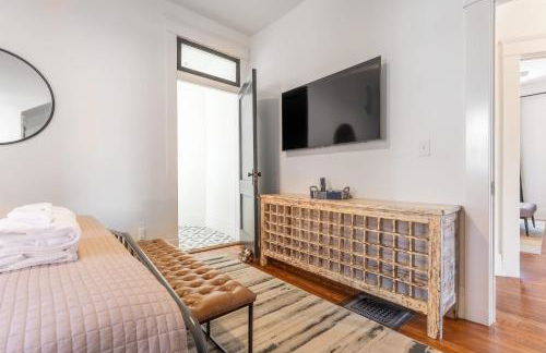 Notes of Southern Charm - Walkable to Food & Shops - Foto 37