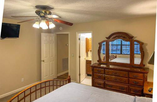 Creekfront Cabin Near Chattanooga with Hot Tub! - Foto 12