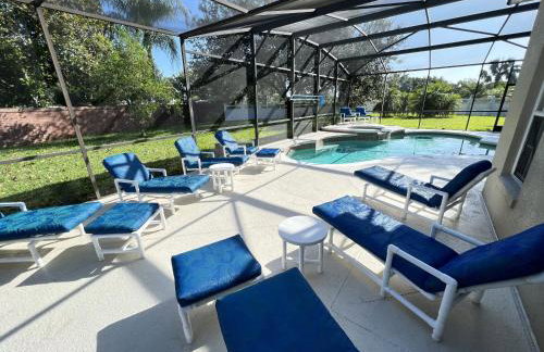 Spacious Family Escape 2 Masters Pool Hot Tub Pool Table & BBQ - 2 Miles Disney - Foto 1