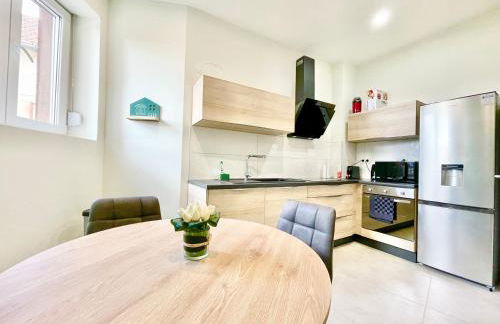 COLMAR - Appartements Deluxe - Lumineux - Stationnement Gratuit et Facile dans la rue - Foto 26