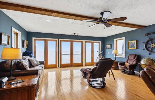 Sunset Haven - Lakeside Retreat in GOTL - Foto 12