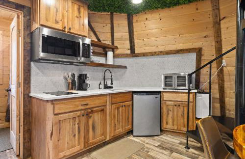 TeePee at Paradise Point with a hot tub fire pit & grill - Foto 10