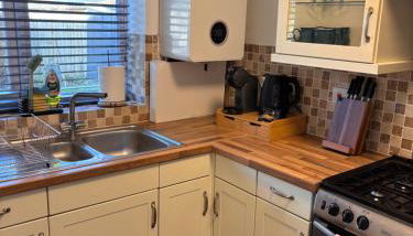 Cozy & Self Contained Garden Bungalow - Foto 4