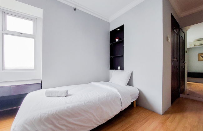 Comfort And Simply Look 2Br At Great Western Apartment - Photo 4