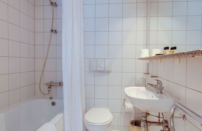 Base Serviced Apartments - The Docks - Photo 38